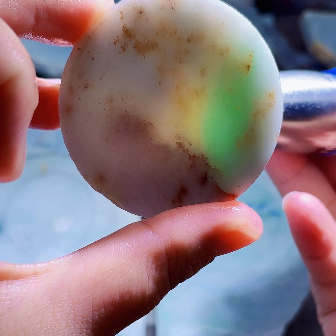 翡翠未镶嵌颈饰毛料6