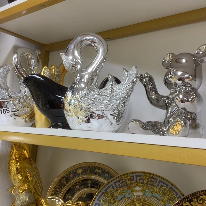 摆件比*陶瓷。。。。。。。。