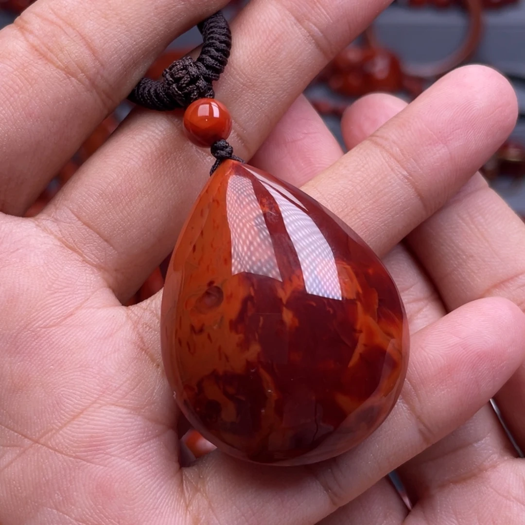南红玛瑙未镶嵌珠宝奇石水滴吊坠