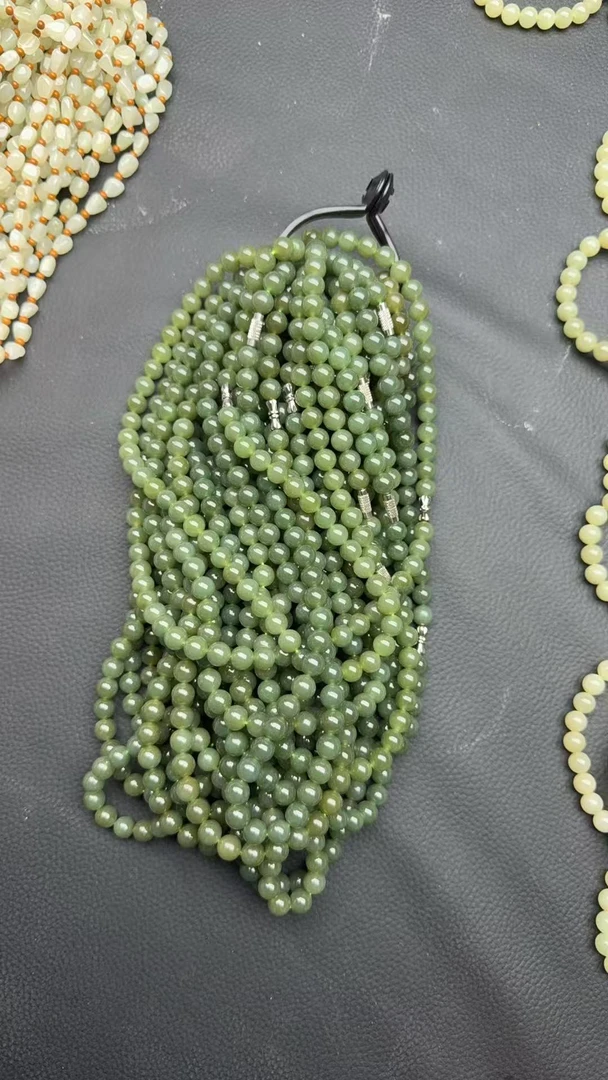 和田玉新疆且末迪克蓝A+高油妈妈链卡8mm 多样性发一