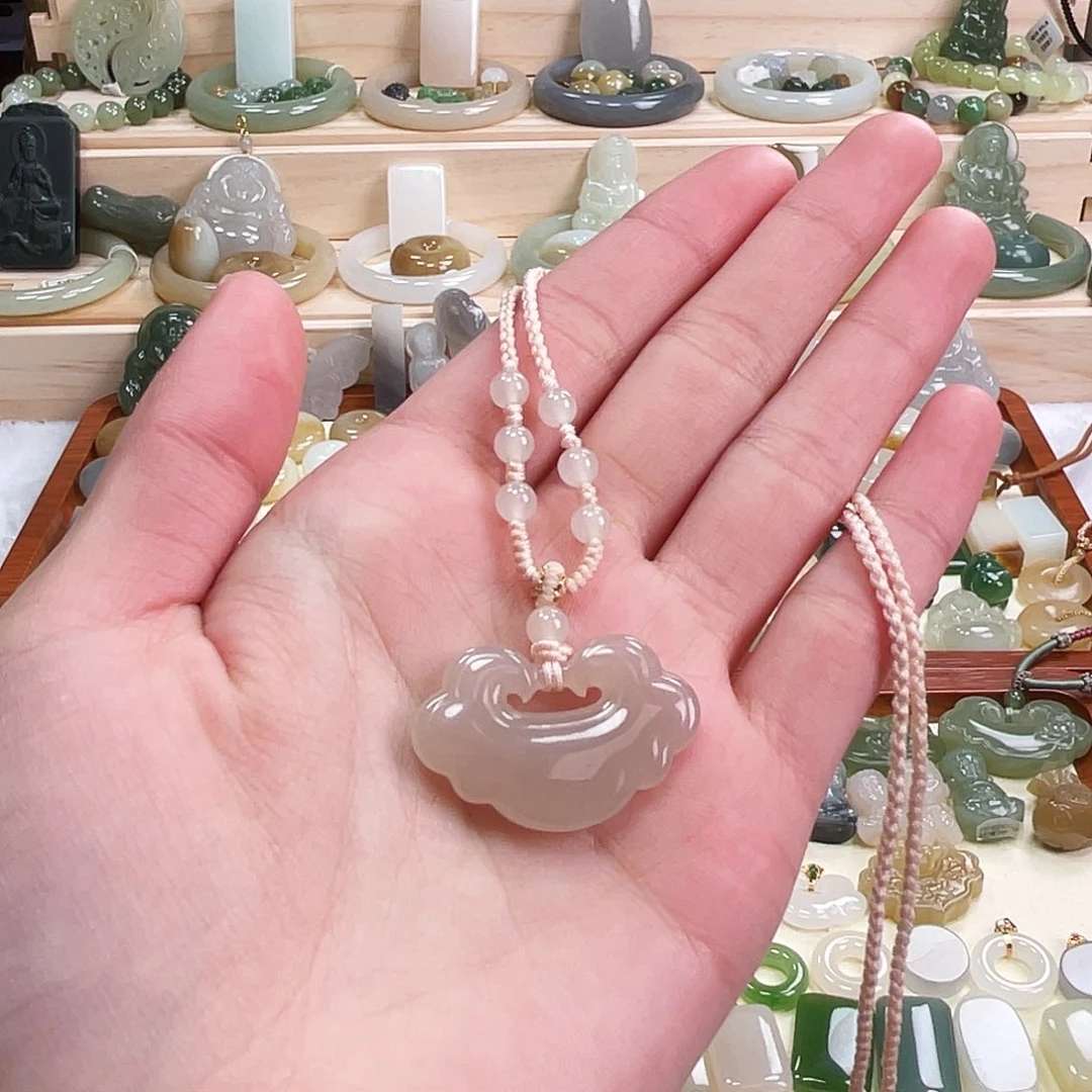 和田玉未镶嵌吊坠(赠链)