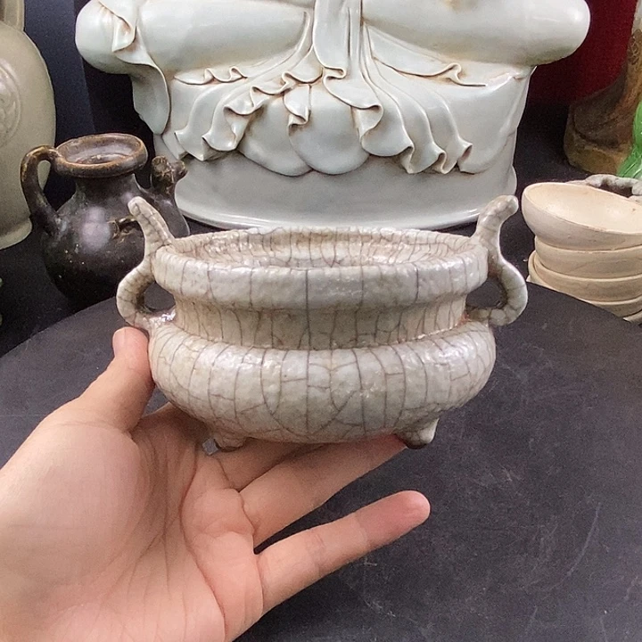 瓷片官窑的一个三足炉