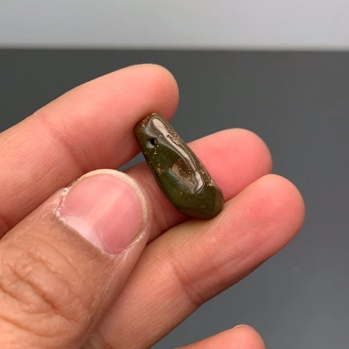 绿松石颈饰未镶嵌