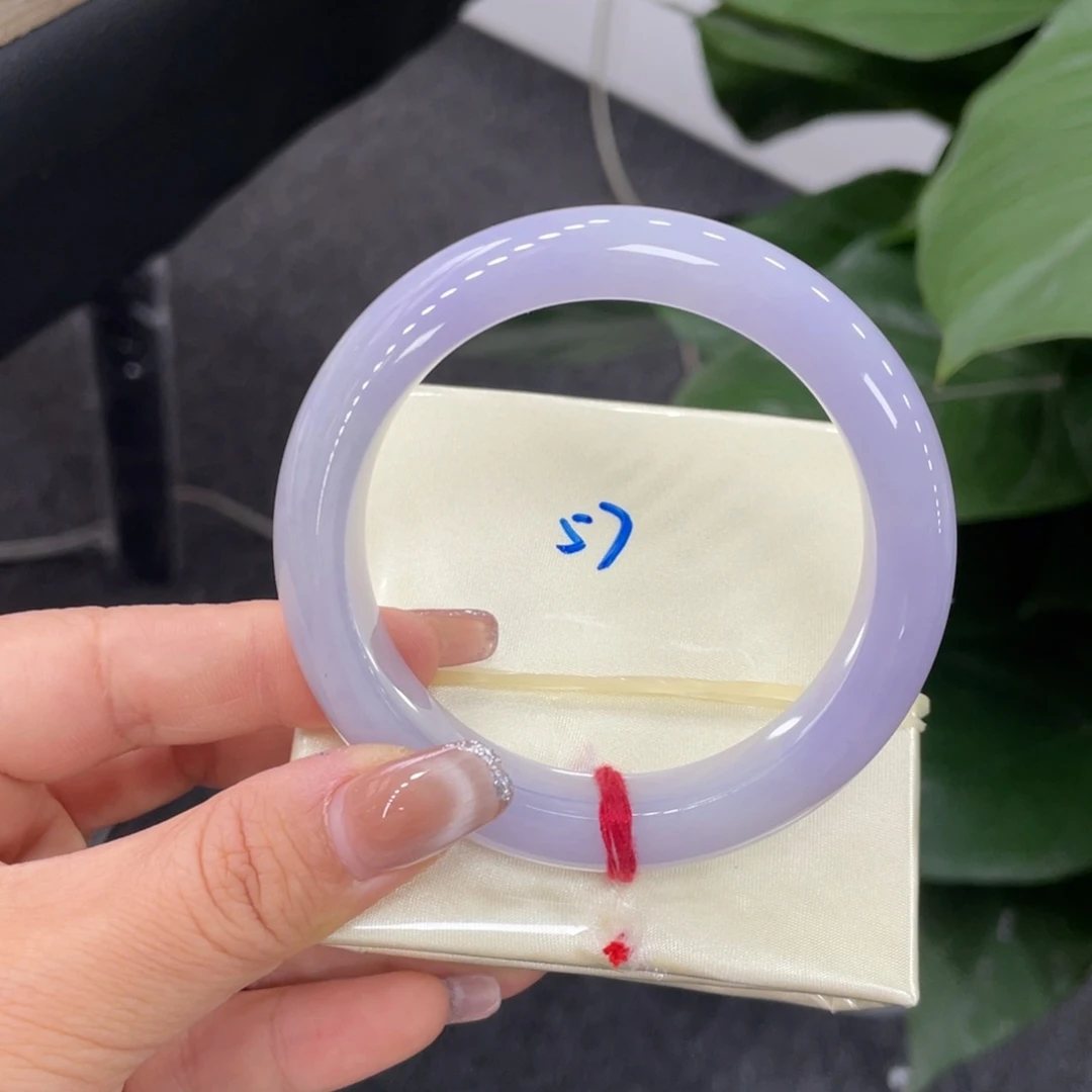 翡翠手镯未镶嵌翡翠