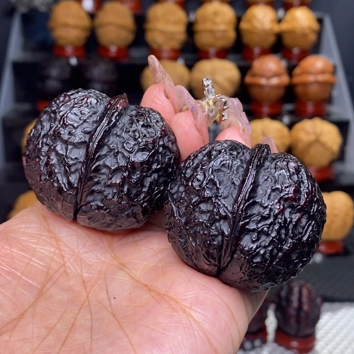 文玩核桃把件心**空卧龙元宝5号