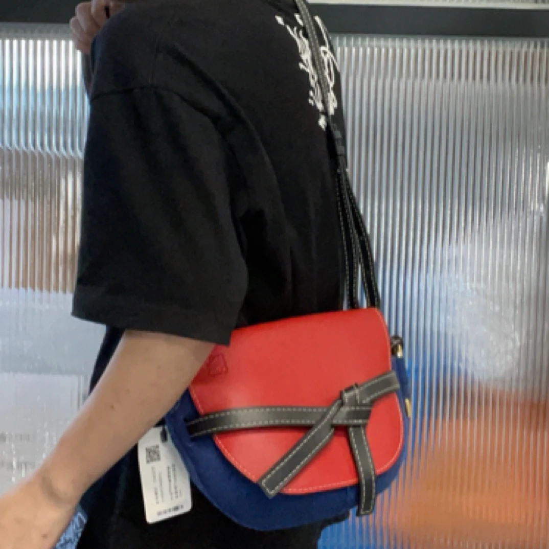 95新 LOEWE/罗意威 【龙】35AD02 红拼蓝中号gate斜挎包
