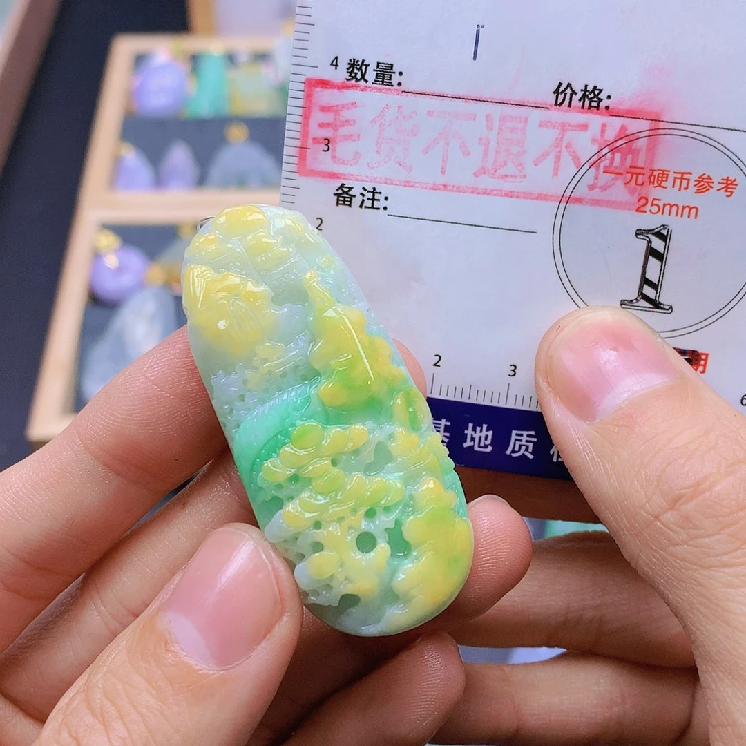 翡翠未镶嵌颈饰翡翠