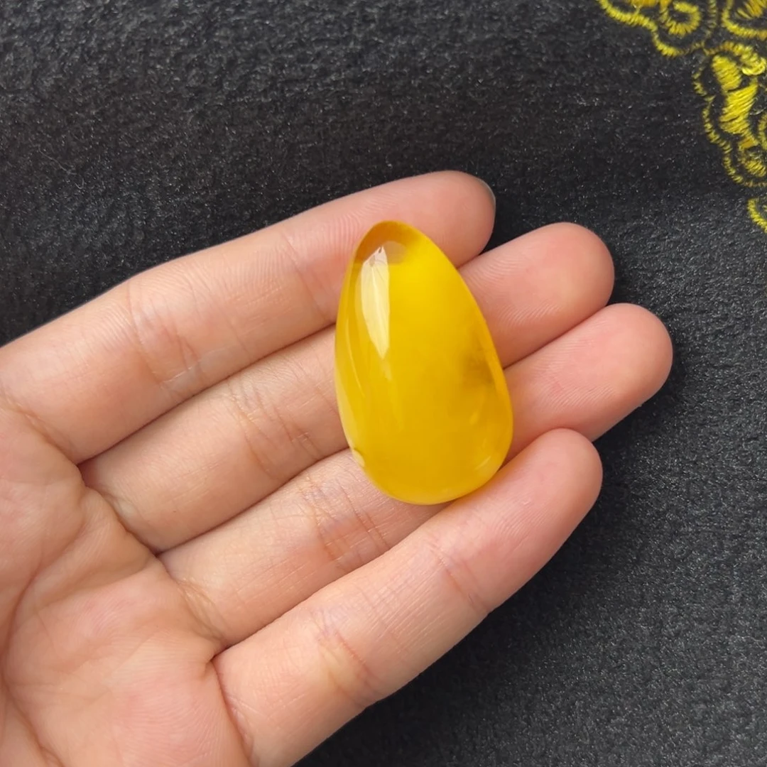 未镶嵌琥珀珠宝奇石