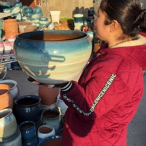 口30高18瑕疵盆子。