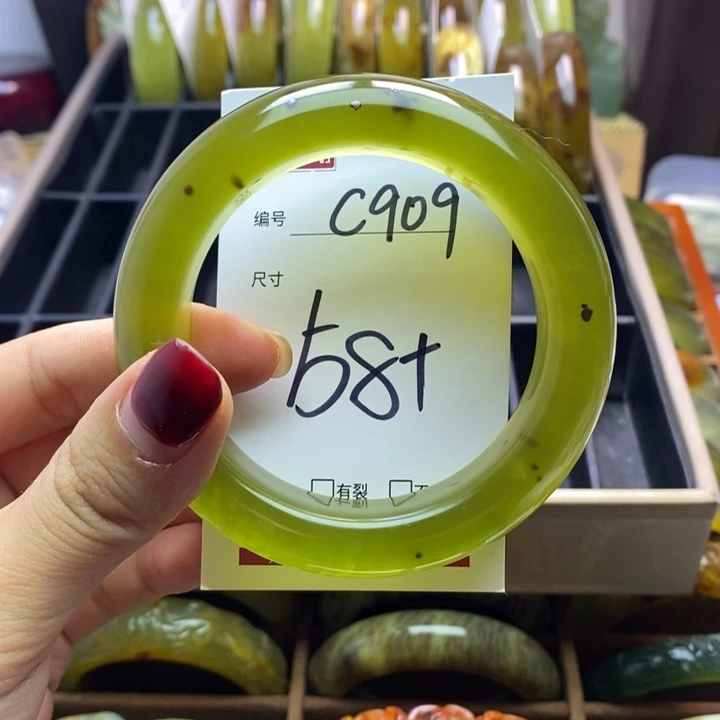 蛇纹石玉手镯未镶嵌