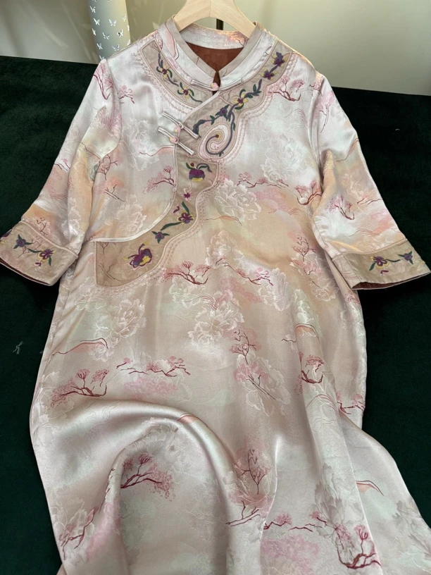 粉莺-中式改良裙子宽松小众高端七分袖提花刺绣镶边连衣裙女秋