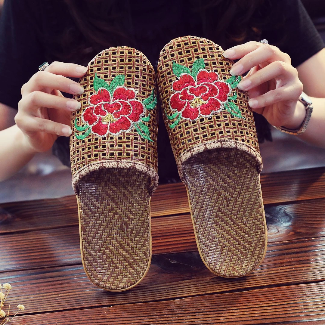 新款藤编居家拖鞋防滑透气绣花凉拖鞋