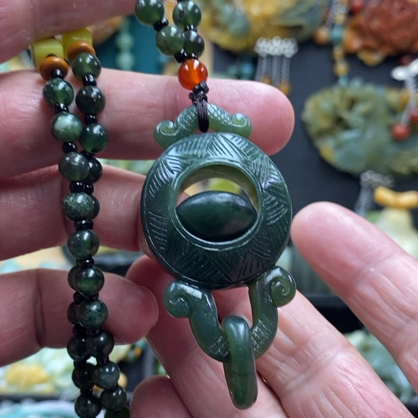 【闪购商品】蛇纹石玉未镶嵌吊坠