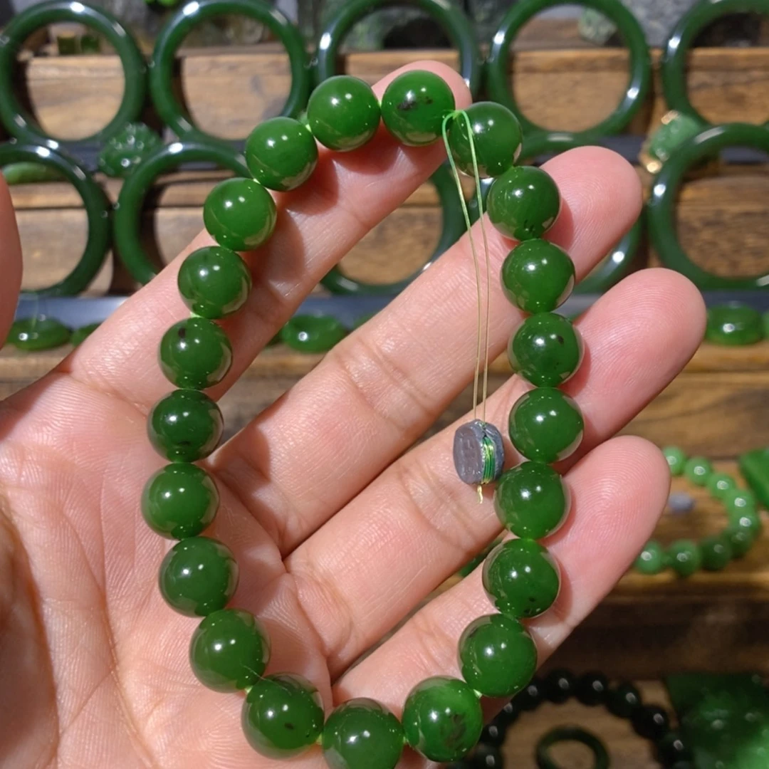 【闪购商品】吊坠(不含链)未镶嵌和田玉俄七红皮辣绿手串 10