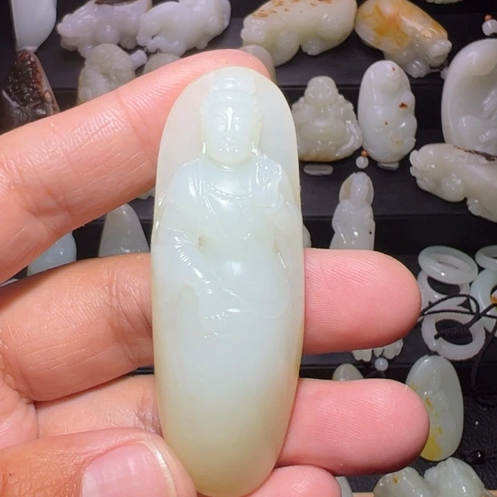 和田玉未镶嵌颈饰董*邪