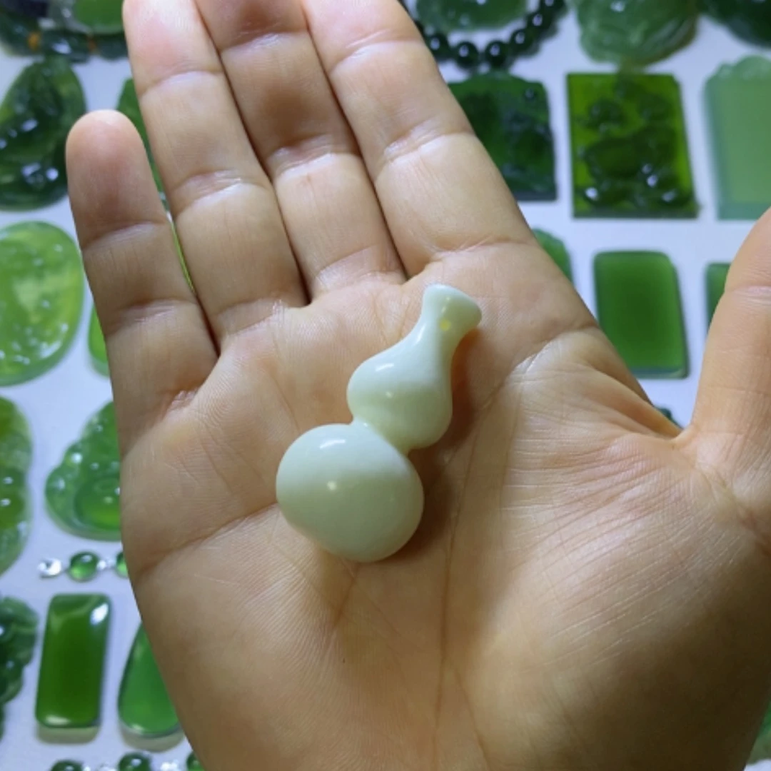 【闪购商品】未镶嵌蛇纹石玉颈饰