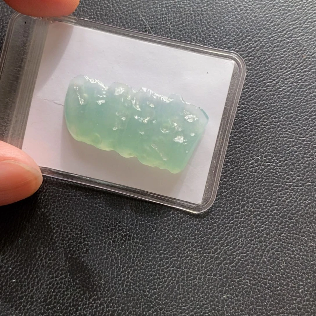 定制翡翠未镶嵌冰种起胶蓝晴随形