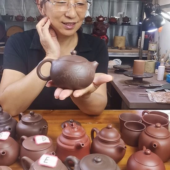 茶壶紫砂宜兴紫砂制作精工
