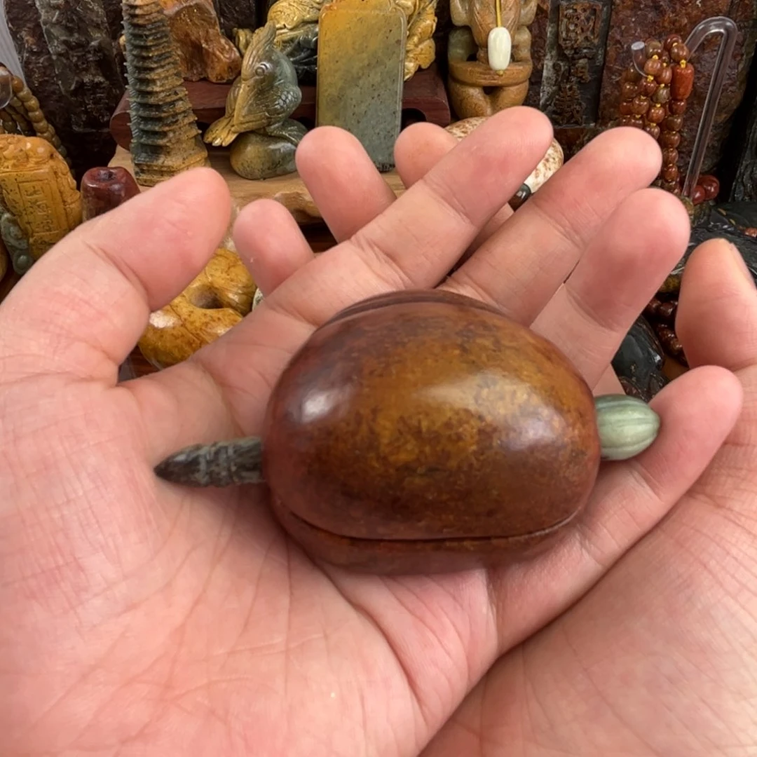 岫岩河磨玉（透闪石质玉）未镶嵌把件