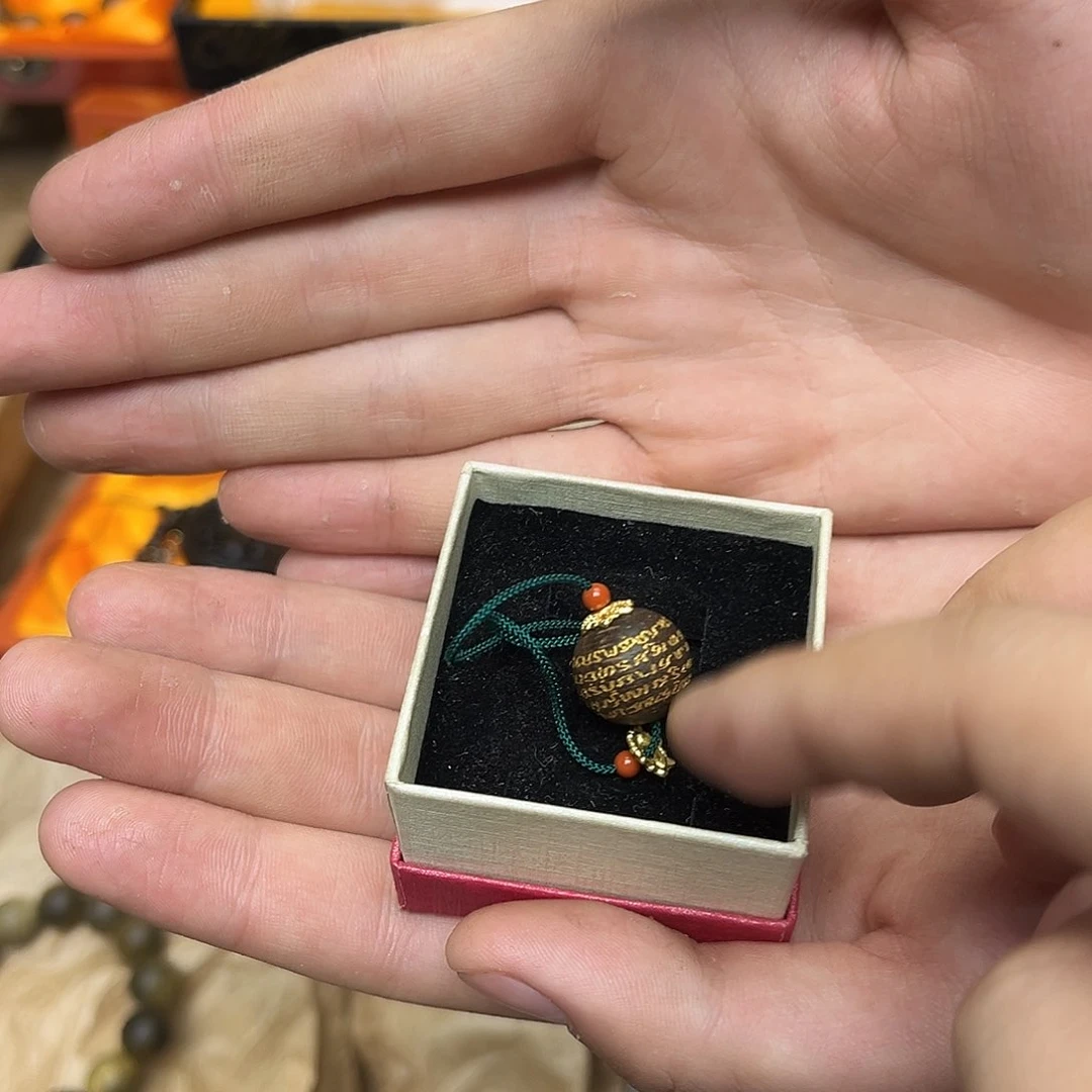 大叶紫檀（黑酸枝木类）