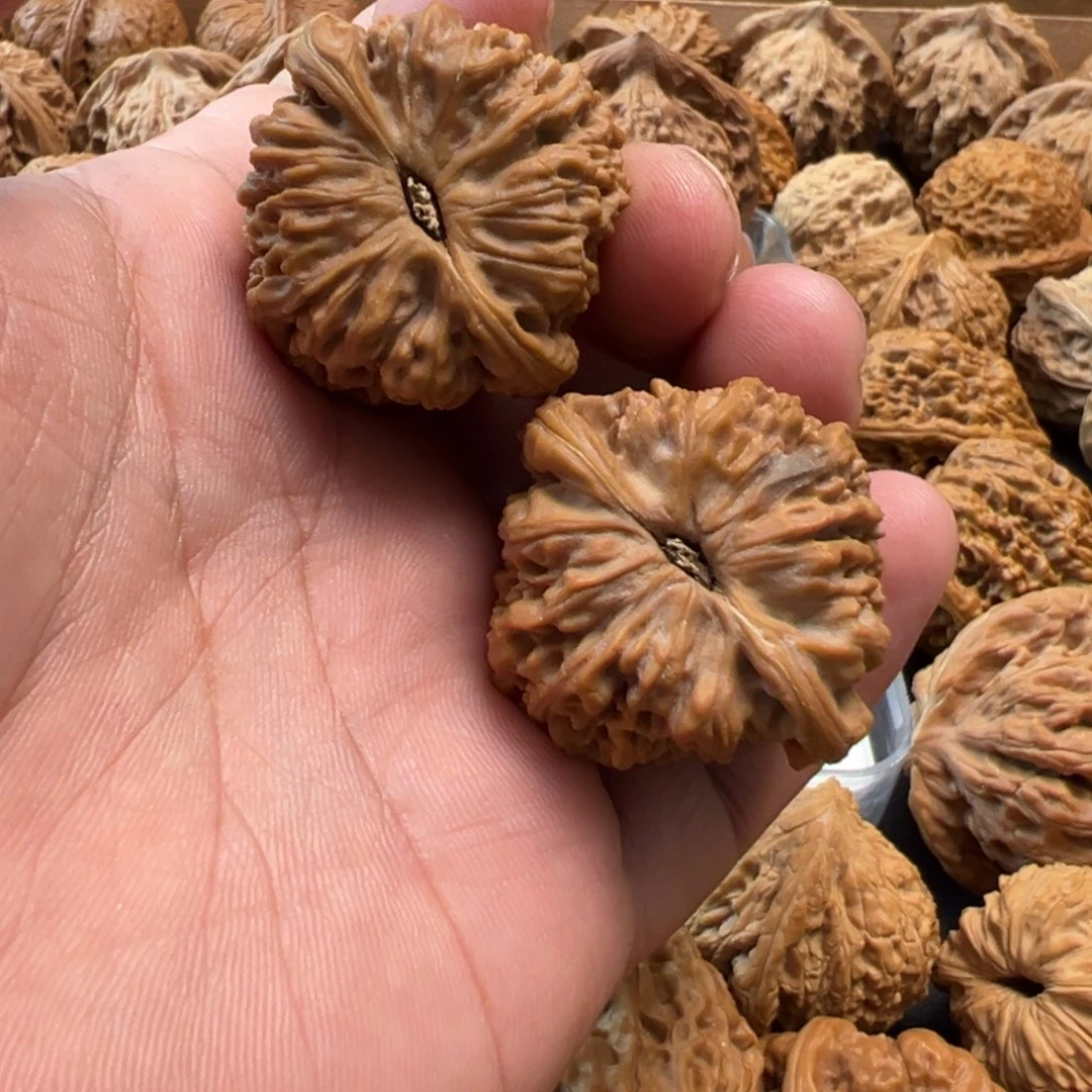 吊坠桃核文玩核桃,回血南疆,不退换