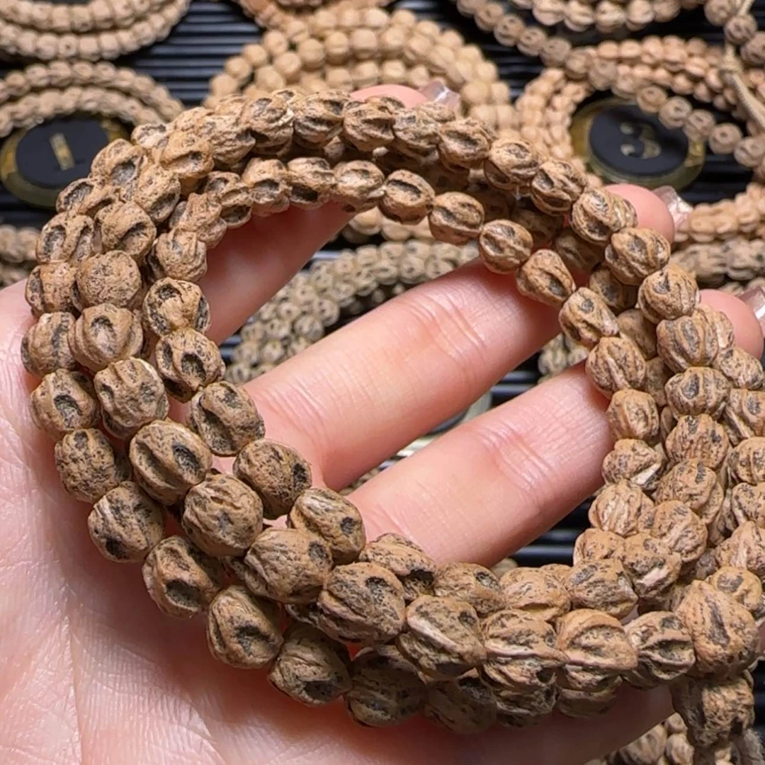 【闪购商品】柏香籽/百香籽吊坠一****?