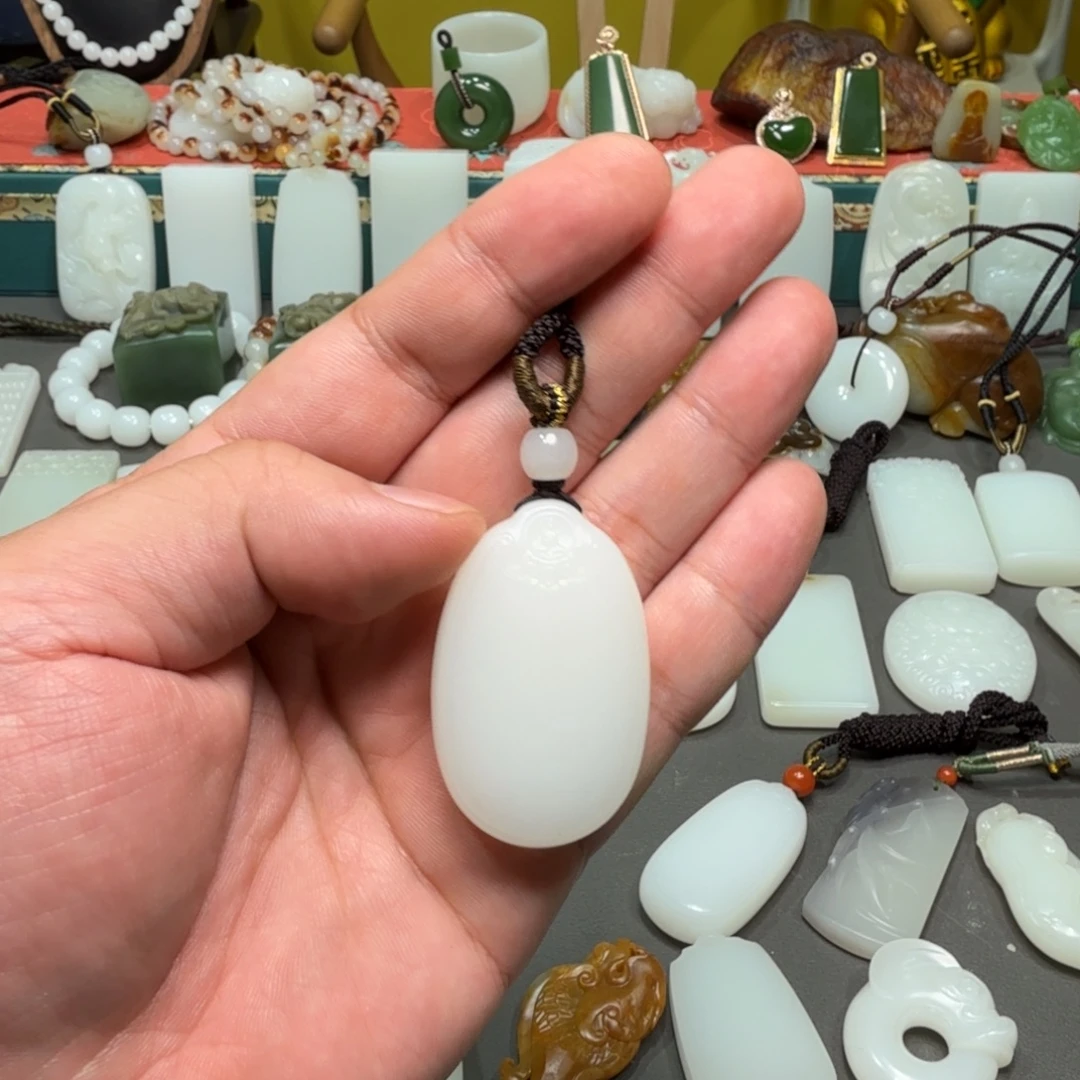 冬****和田玉未镶嵌吊坠(不含链)