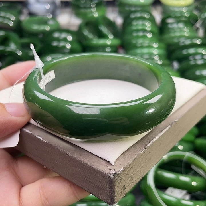 未镶嵌手镯和田玉（碧玉）