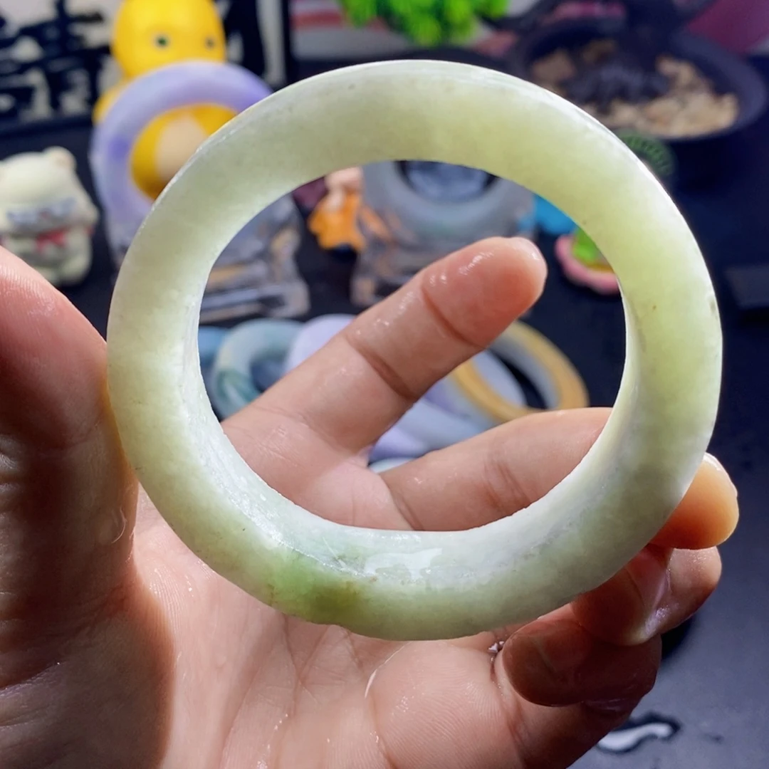 未镶嵌翡翠手镯定制翡翠