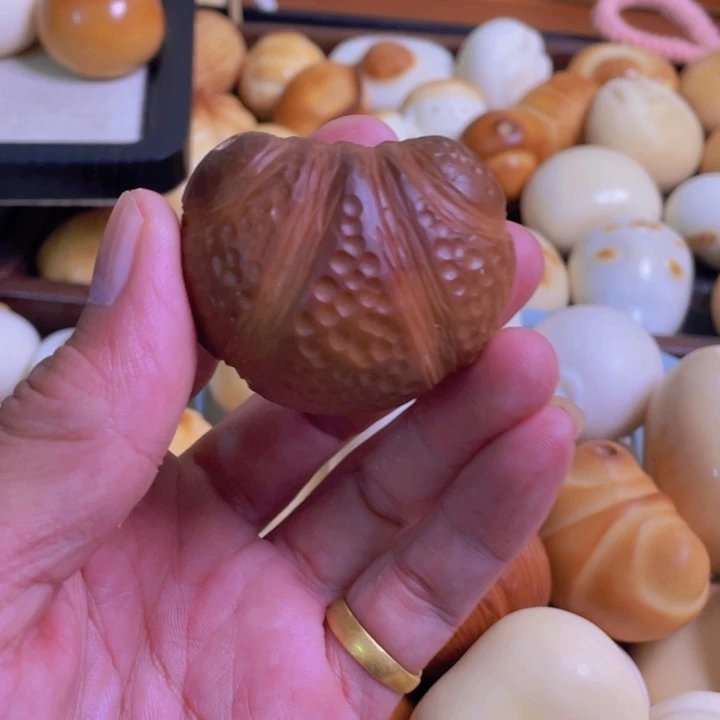 吊坠菩提根/象牙果牛角包微瑕