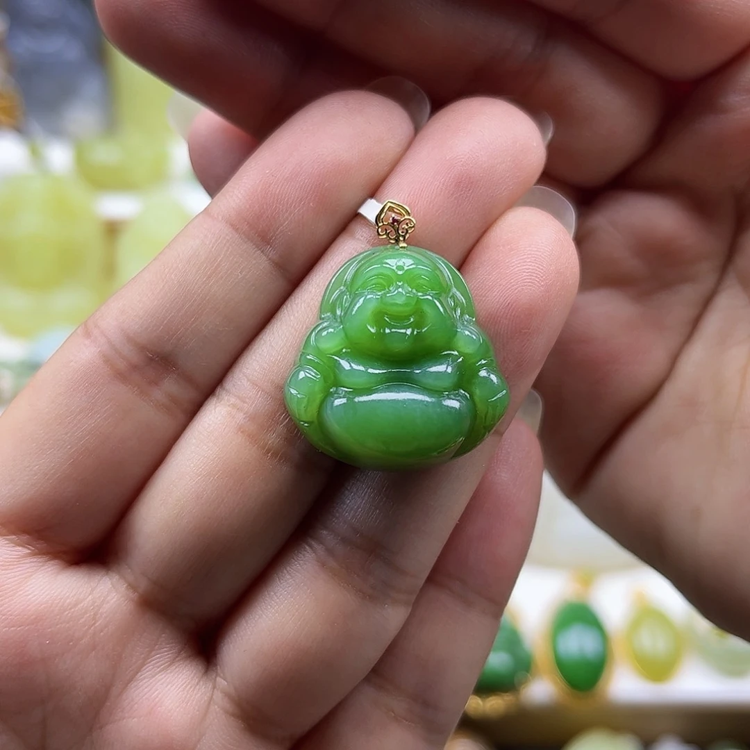 看***看和田玉18K金镶嵌颈饰