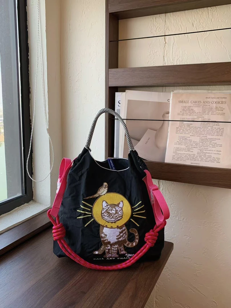春款上新万针重工刺绣时尚复古休闲热卖日系女士百搭斜跨包