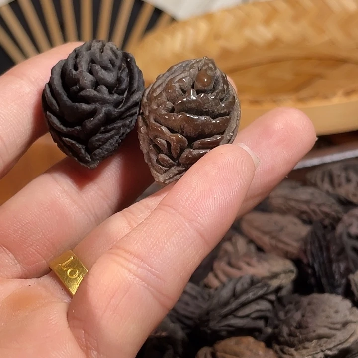 陆***歇吊坠桃核碧桃核炭黑吊坠两