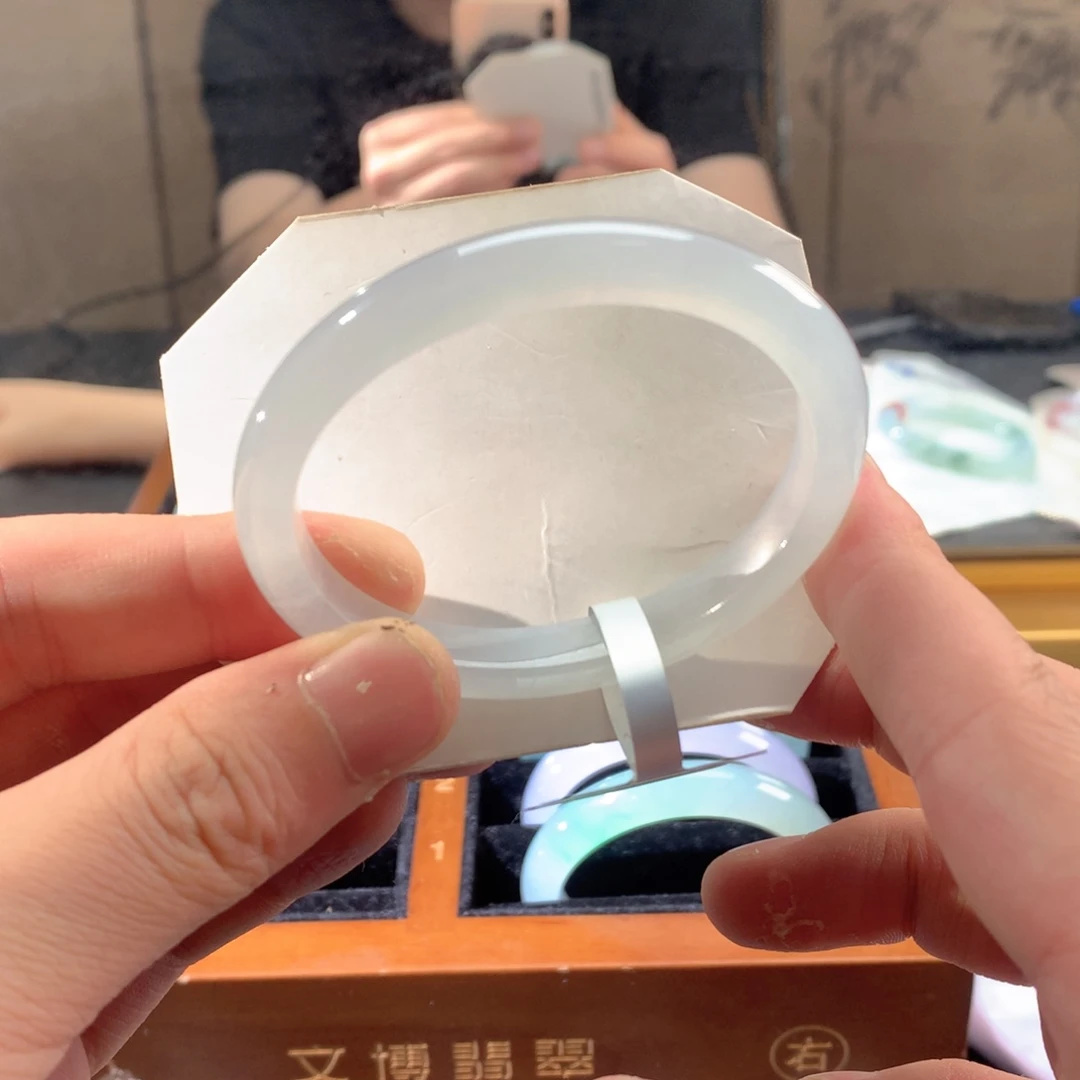 翡翠未镶嵌手镯白月光