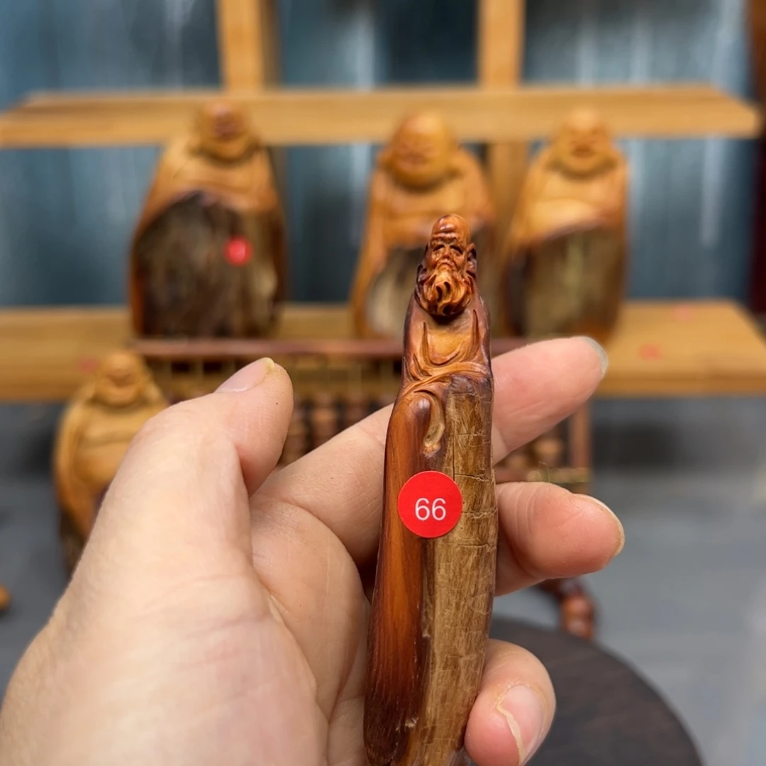 吉****木崖柏木摆件手把件