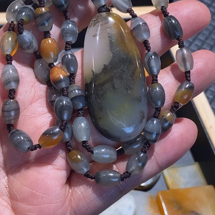 石英质玉（黄龙玉）未镶嵌挂件