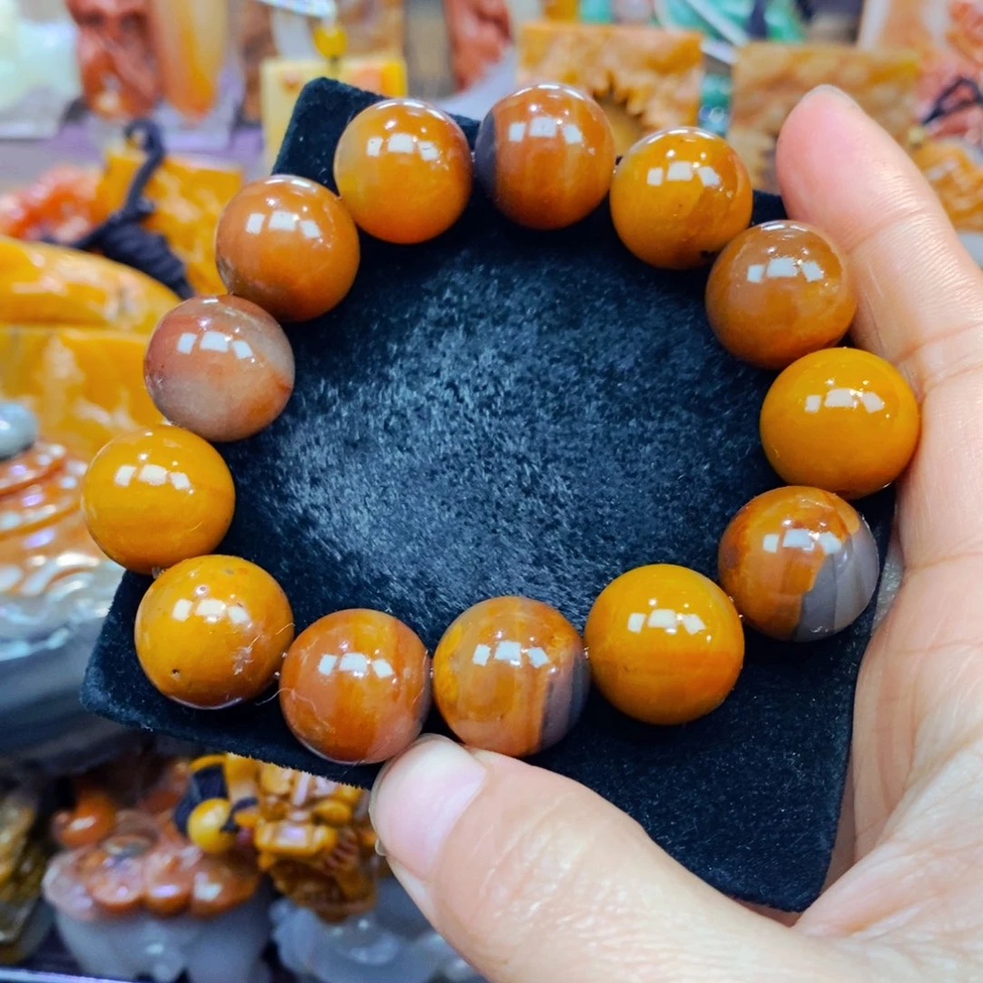 未镶嵌石英质玉（黄龙玉）颈饰