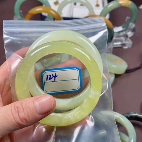 蛇纹石玉手镯未镶嵌o*