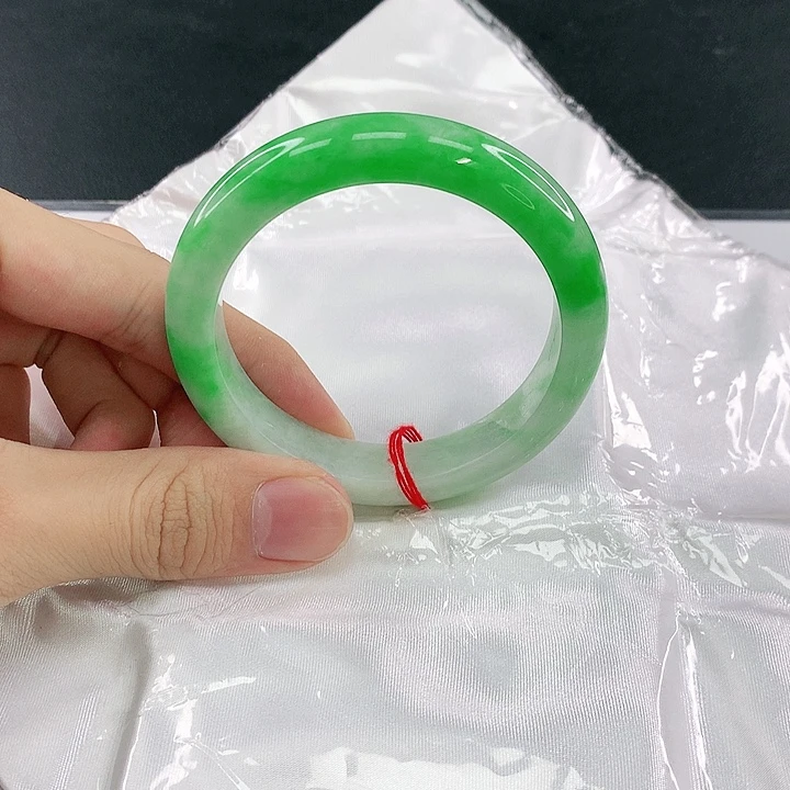 翡翠未镶嵌手镯圈55.5。34016