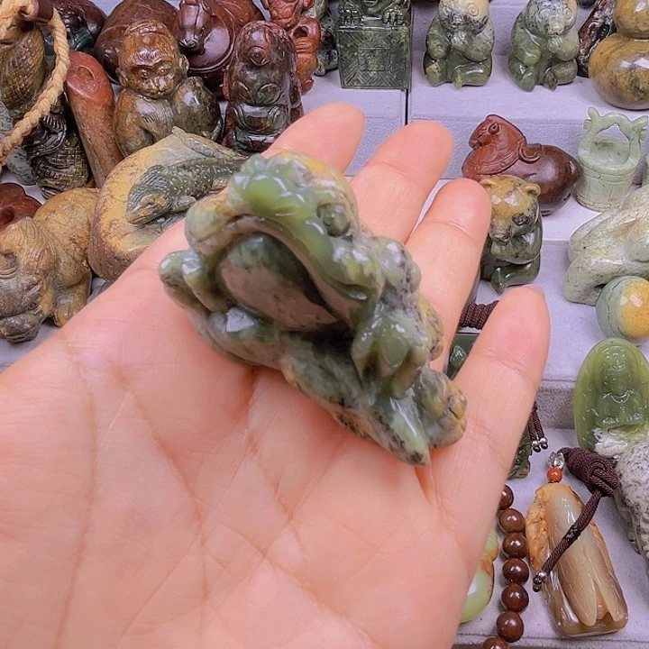 岫岩河磨玉（透闪石质玉）未镶嵌把件修**己