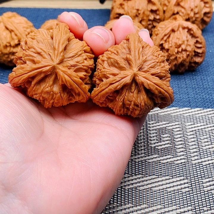 雷***活文玩核桃吊坠三棱