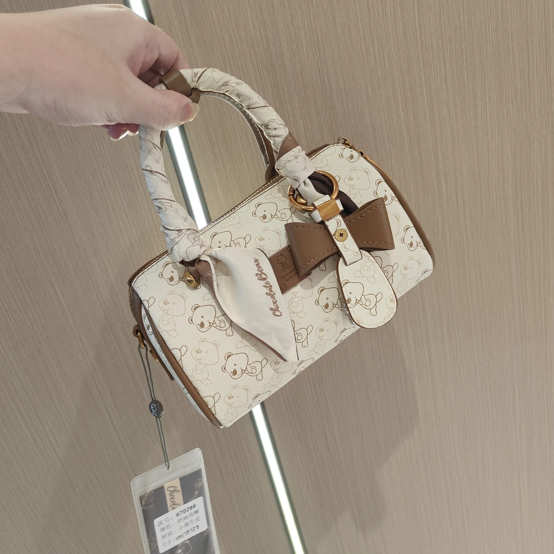 椭圆形可爱风压印单肩纯色斜挎包硬面拉链枕头包-67029