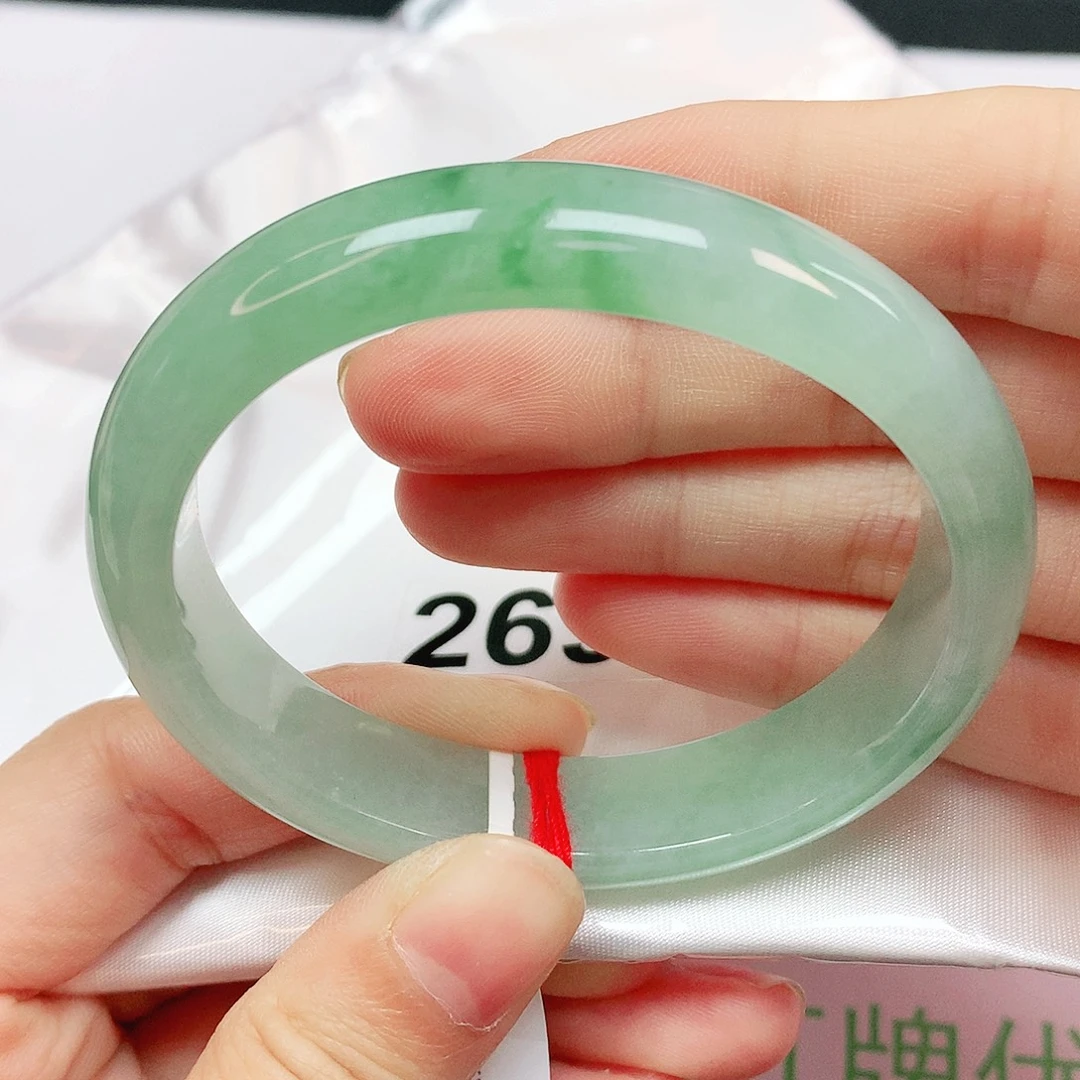 y***m未镶嵌手镯翡翠翡翠手镯54贵妃