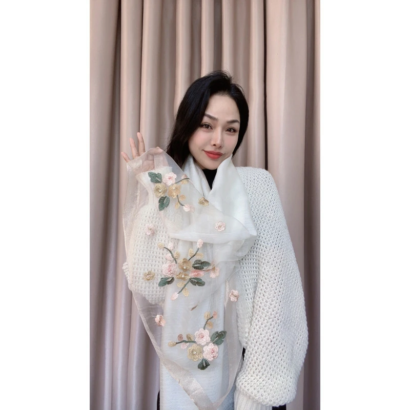 白色海棠花刺绣围巾披肩175*75左右