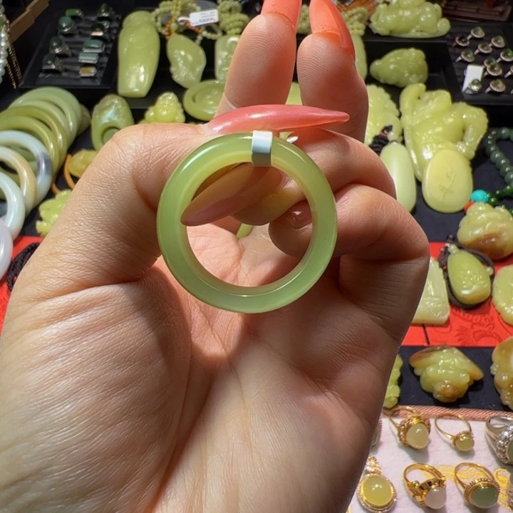 和田玉（黄玉）颈饰未镶嵌22.4圈口