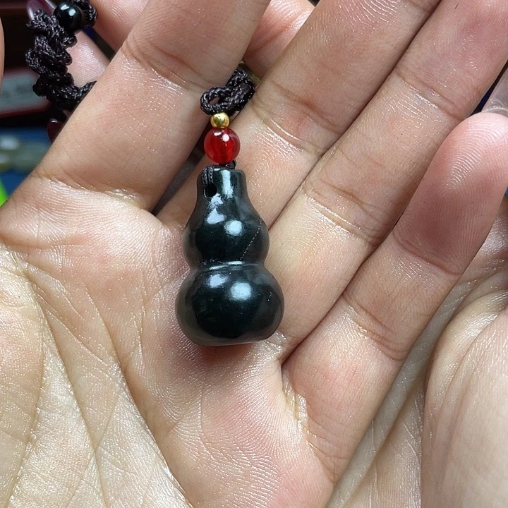 和田玉颈饰未镶嵌一**变