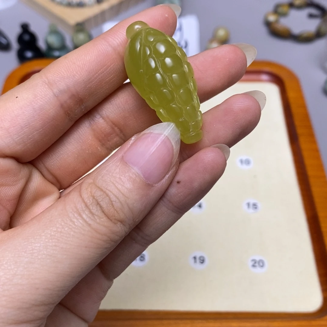 蛇纹石玉合金配饰婷