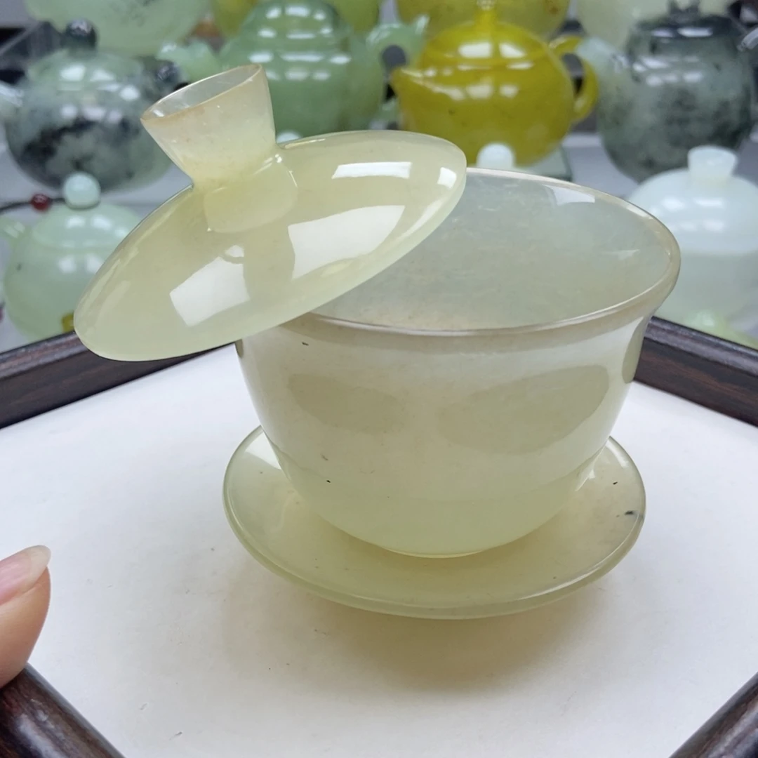 蛇纹石玉未镶嵌水杯