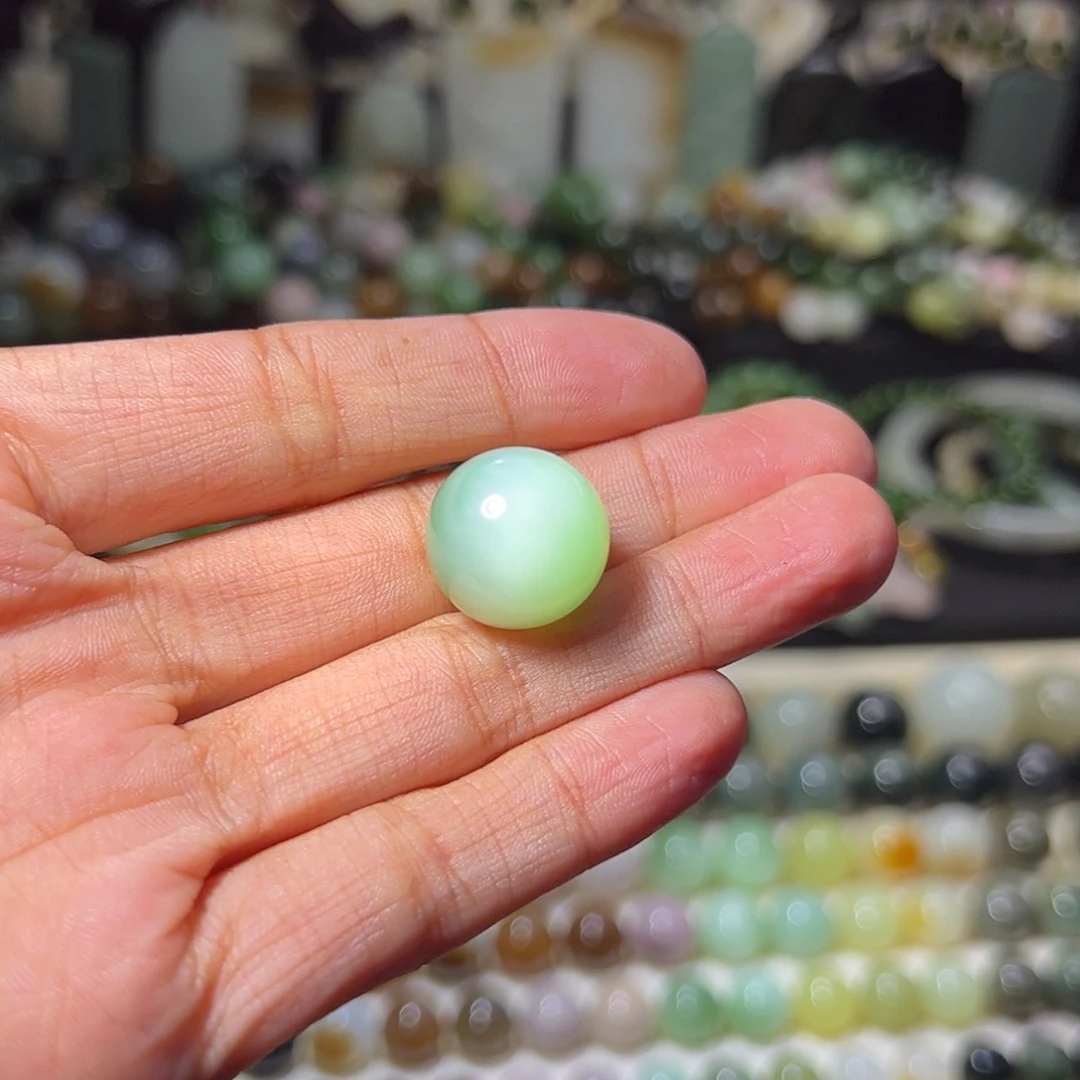 【闪购商品】和田玉未镶嵌珠宝奇石?*薄荷绿猫16mm