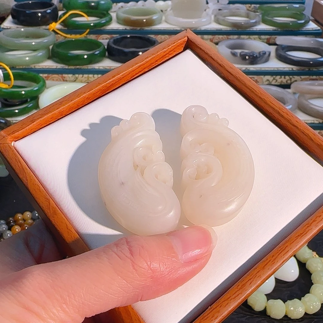 颈饰未镶嵌和田玉龙凤对牌